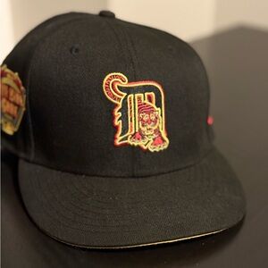 Fitted Black Detroit Tigers Baseball Hat